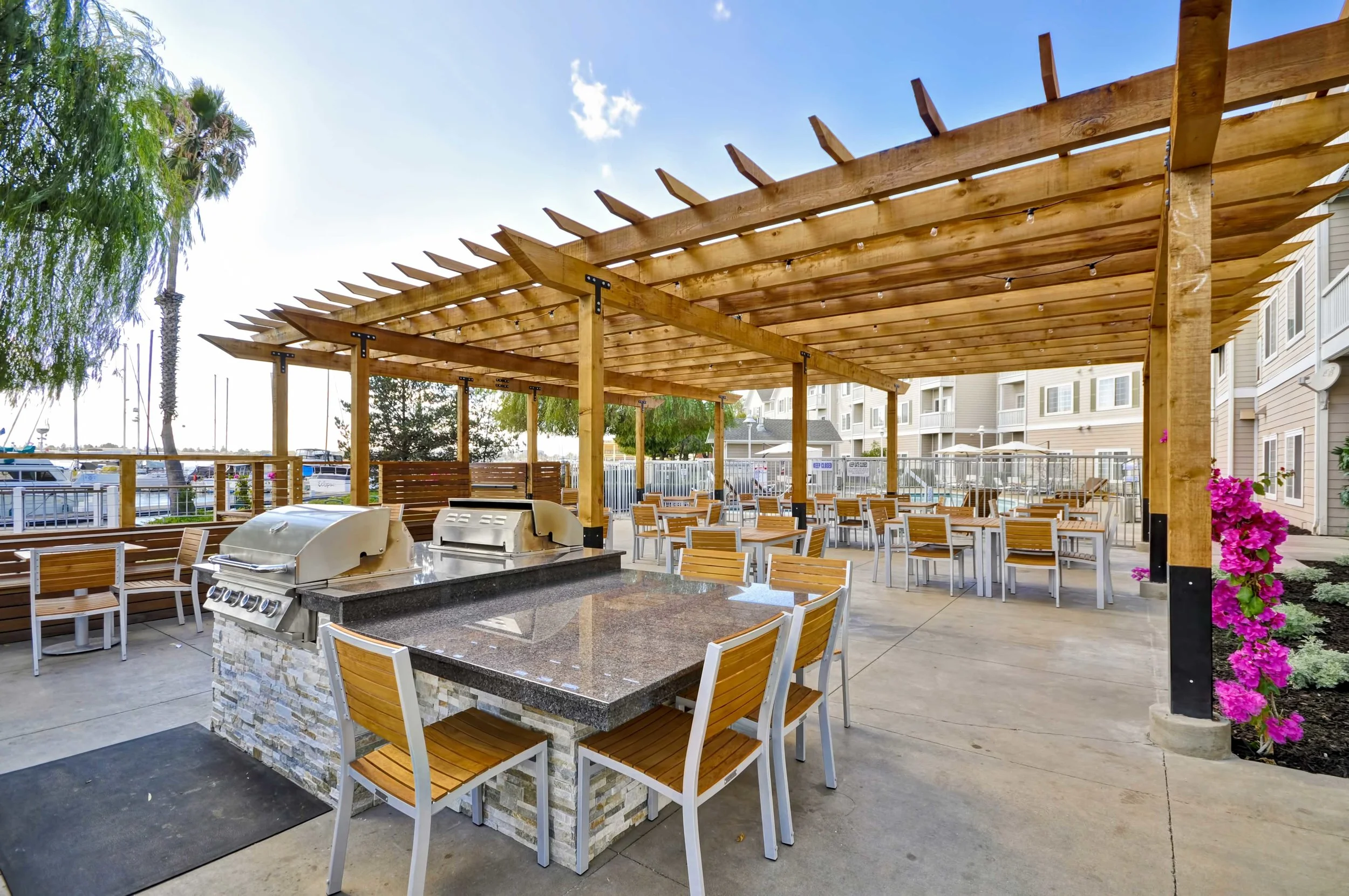 10-Homewood-Suites-Oakland-Patio-BBQ-Pool-Marina-View.jpg