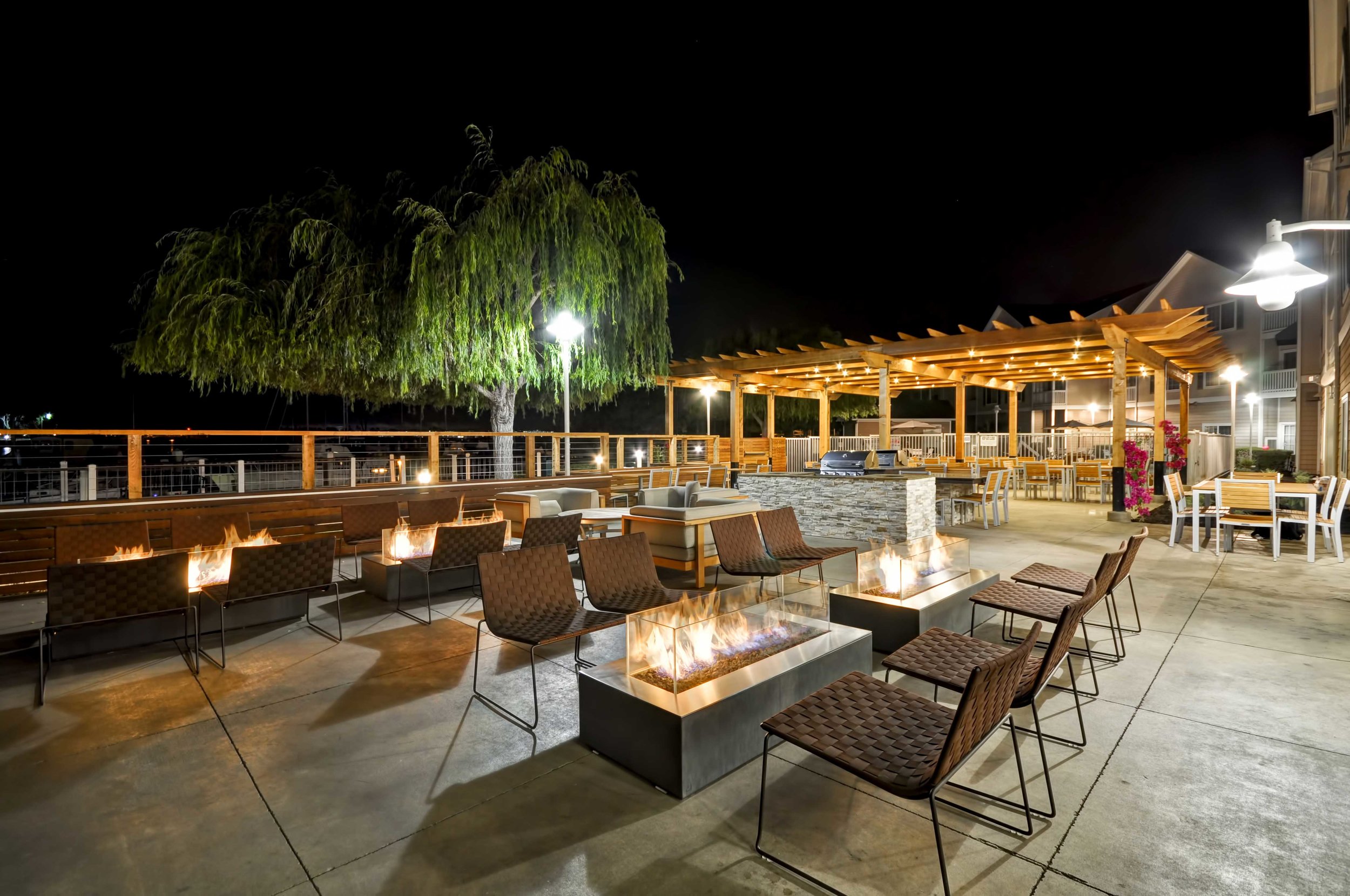 13-Homewood-Suites-Oakland-Patio--Firepits---PM.jpg