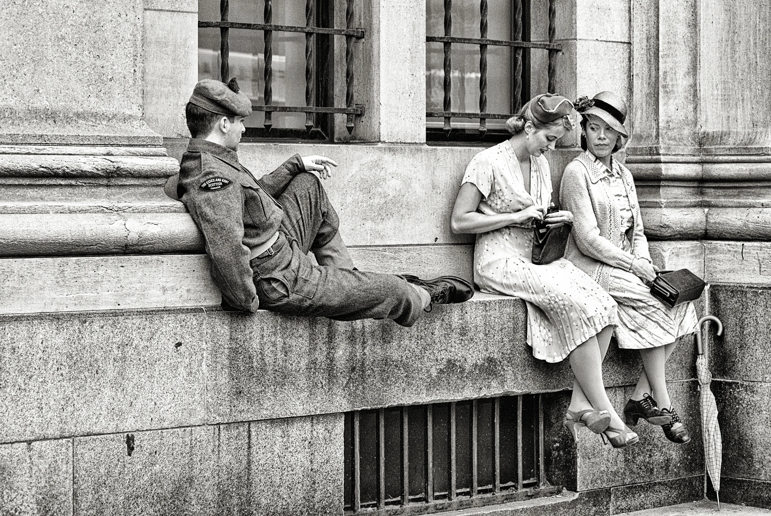 Young Women in Conversation