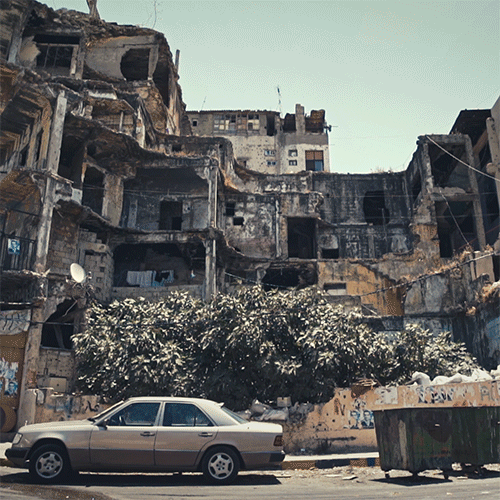 broll-picasso-building-evry2frm-08sec-256color.gif