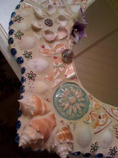 Mosaic Mirror, Close-Up