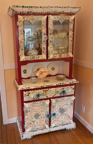 Mosaic Hutch