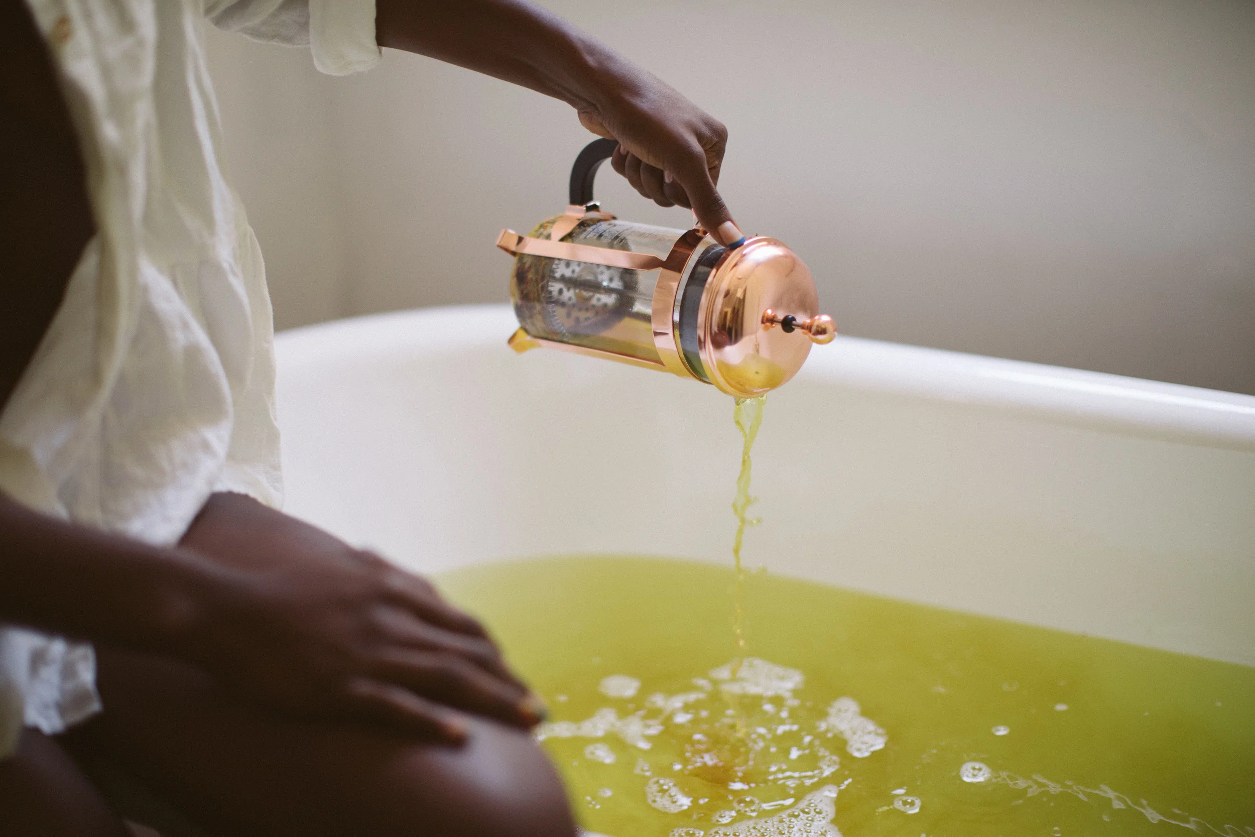 Why This Full Moon Bath Ritual Is Just What You Need Tonight
