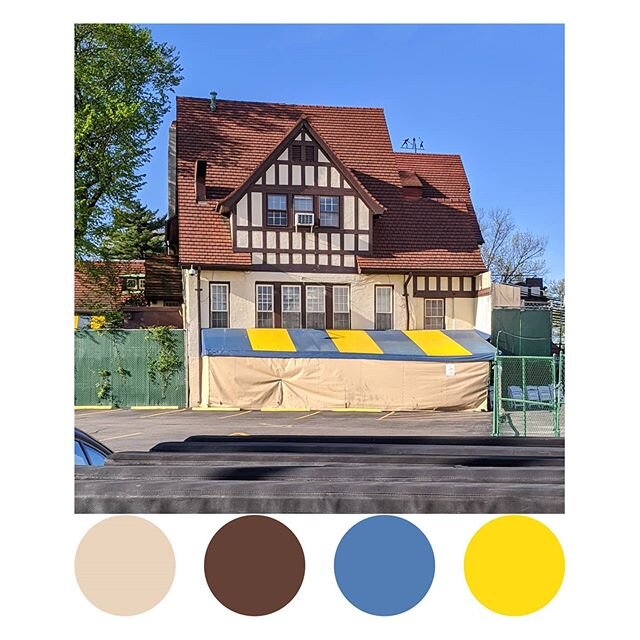 Forest Hills West Side Tennis Club inspiration...
.
.
.
.
.
#colormenyc #nycpalette #colors #city #design #colorpalette #foresthills #architecture #queens #spring #streetphotography #westsidetennisclub #quarantine #covid_19 #nyc #newyorkcity #art #gr