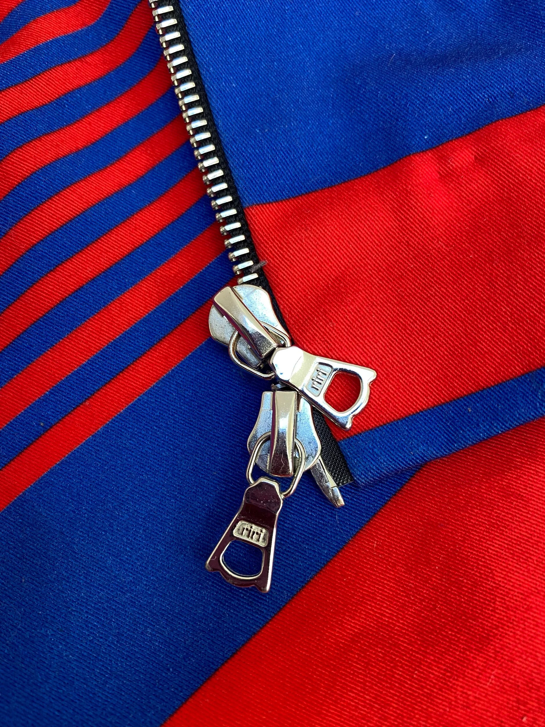 42183E7F-5E21-4E3E-B111-F279E82D79C7