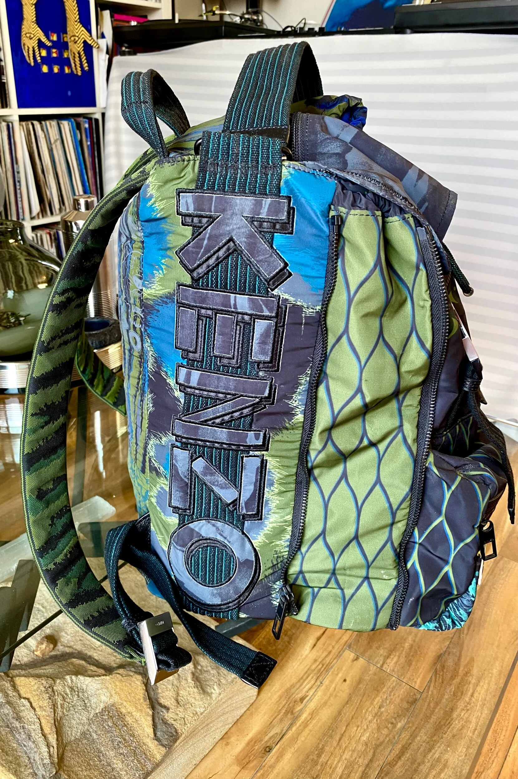 F331F094-7FF3-4912-86FC-C53EE2281834