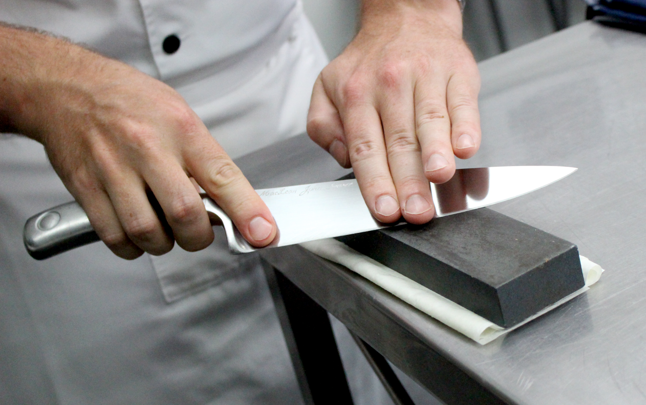 KNIFE SKILLS WITH CHEF LUKE CRAWFORD FROM NEO CAFE Sold out!