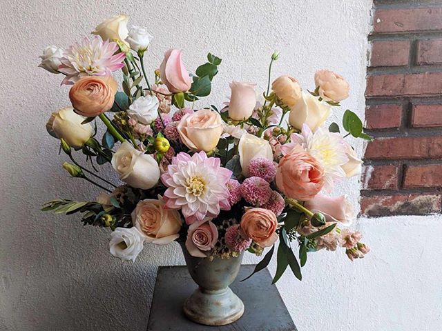 Need some Weekend Flowers? Well we got you covered. Pick up something for a friend or for yourself. don&rsquo;t worry, we won&rsquo;t tell 😉
.
.
The studio is open until 5:30pm today! Come on by and say hello!