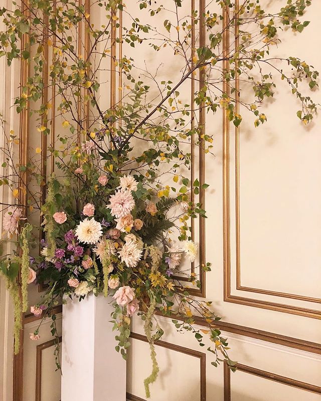 One of our favourite little corners at the #cremeshow today for @realweddings ✨