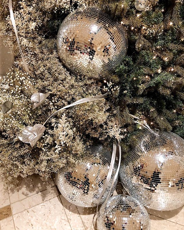 Getting into the holiday spirit a little early this year with this Christmas tree we designed in collaboration with @filosophi and our own @hanabycelsia. We&rsquo;re calling this one the Mariel. .
Special thanks to our friends with all the disco ball