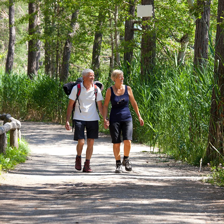 Hiking-couple.jpg