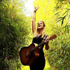 Tracey Barnett Sings @ Wavecrest, Sat 27th Feb, 8pm