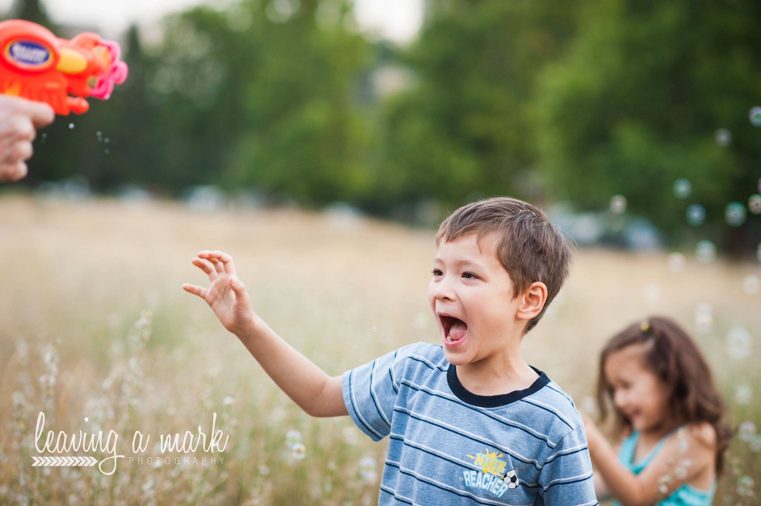 siblings, bubbles, summer