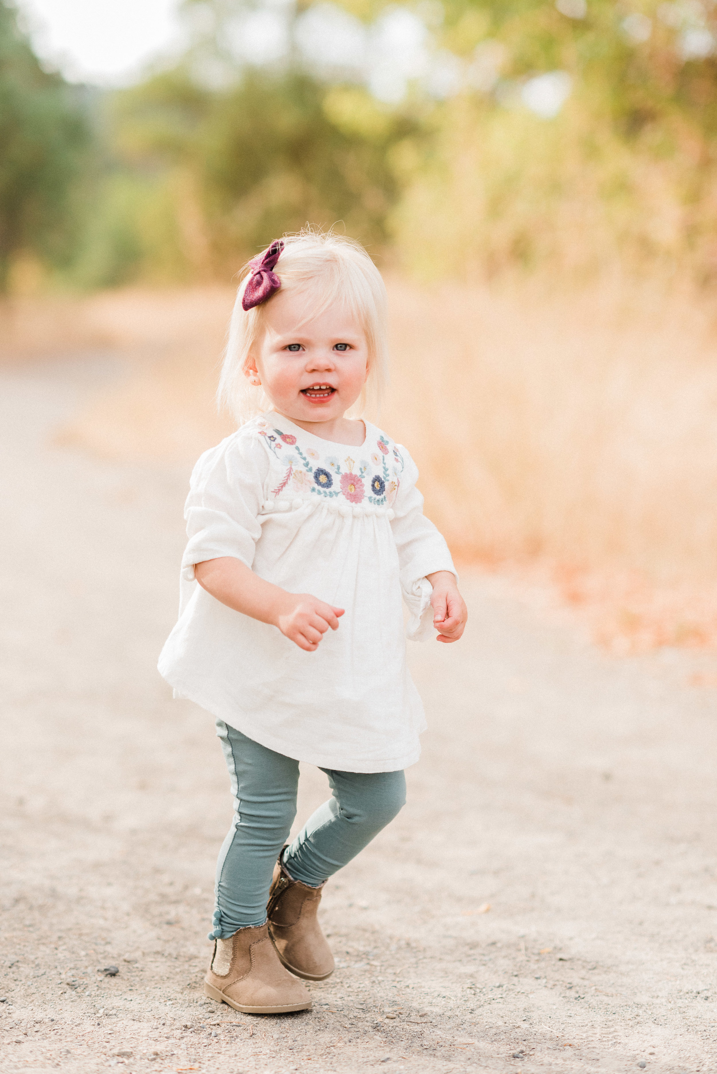 spokane_fall_family_maternity_session (9 of 16).jpg