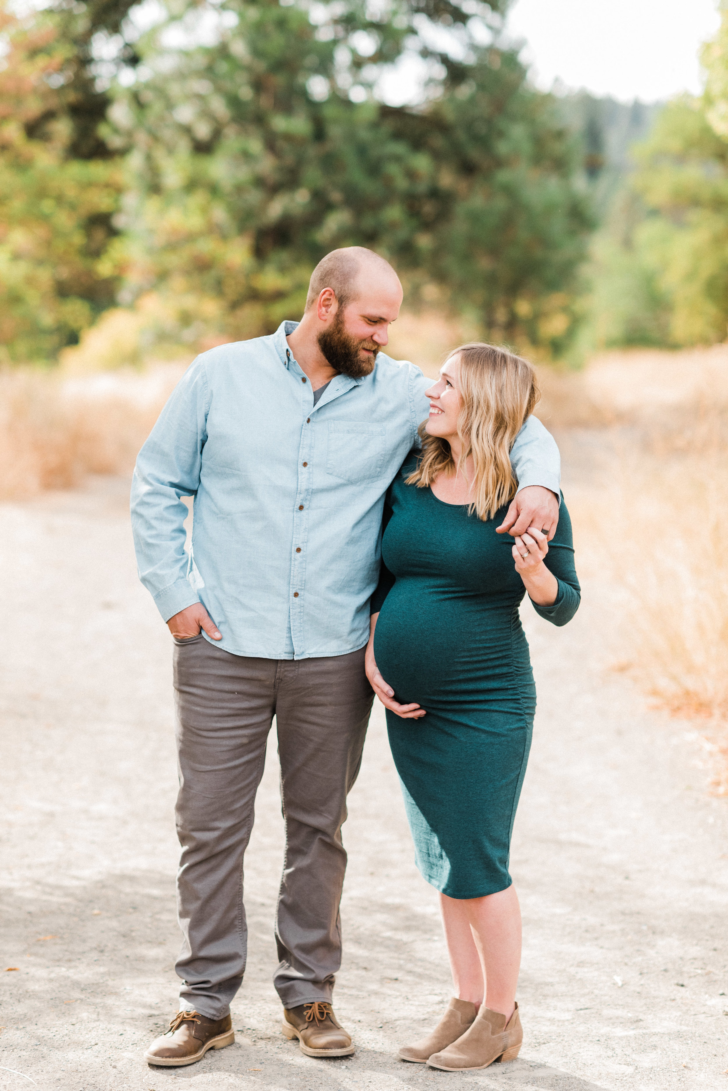 spokane_fall_family_maternity_session (16 of 16).jpg