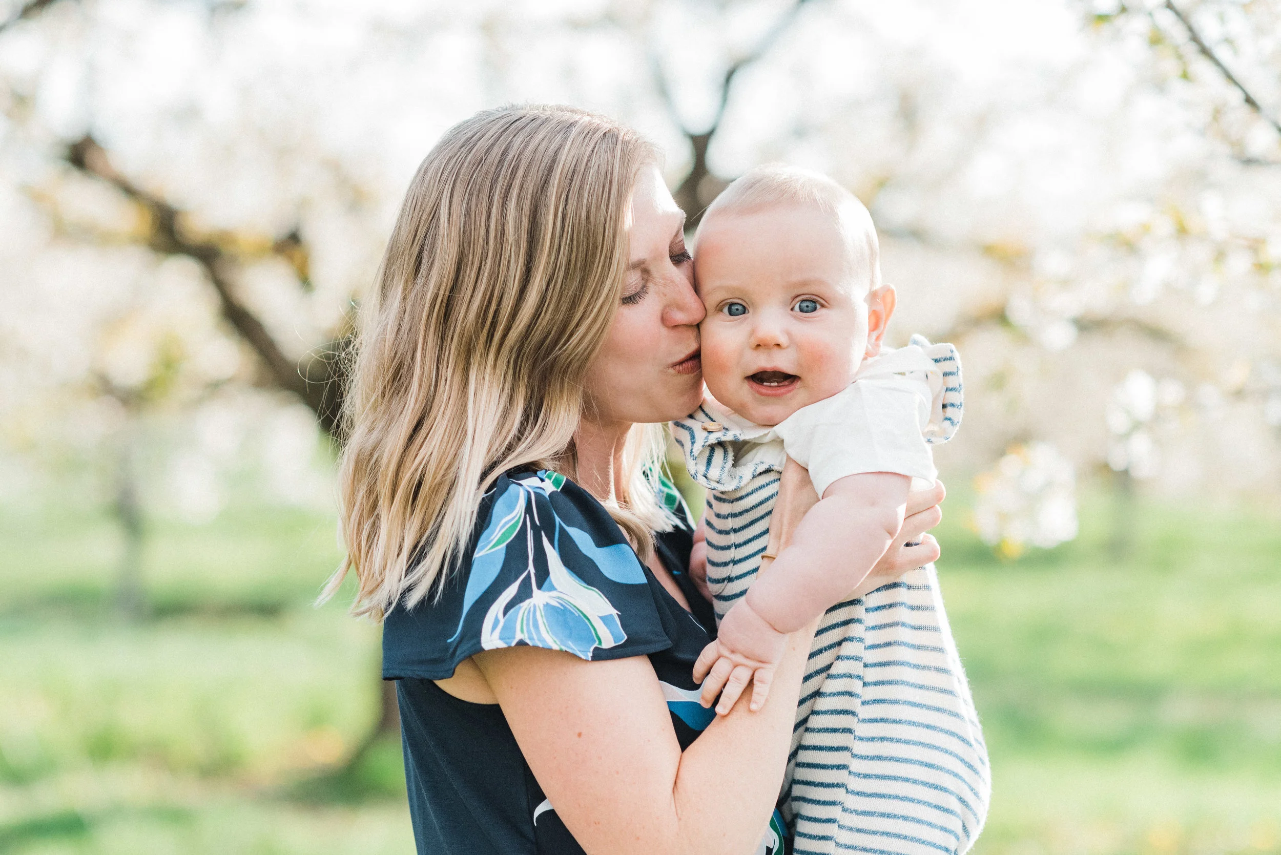 spokane_baby_session_orchard_spring-12.jpg