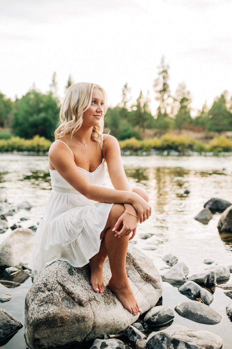 How to wear WHITE for your senior session