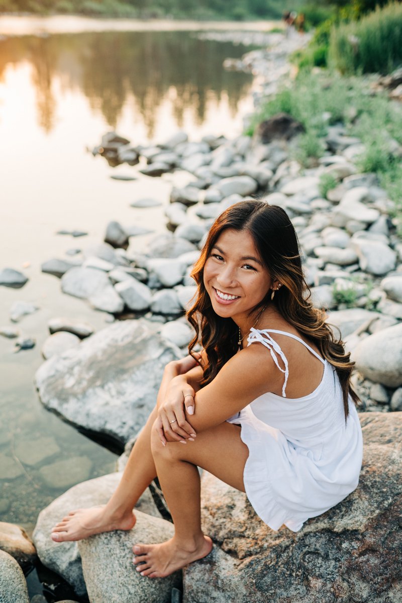 How to wear WHITE for your senior session