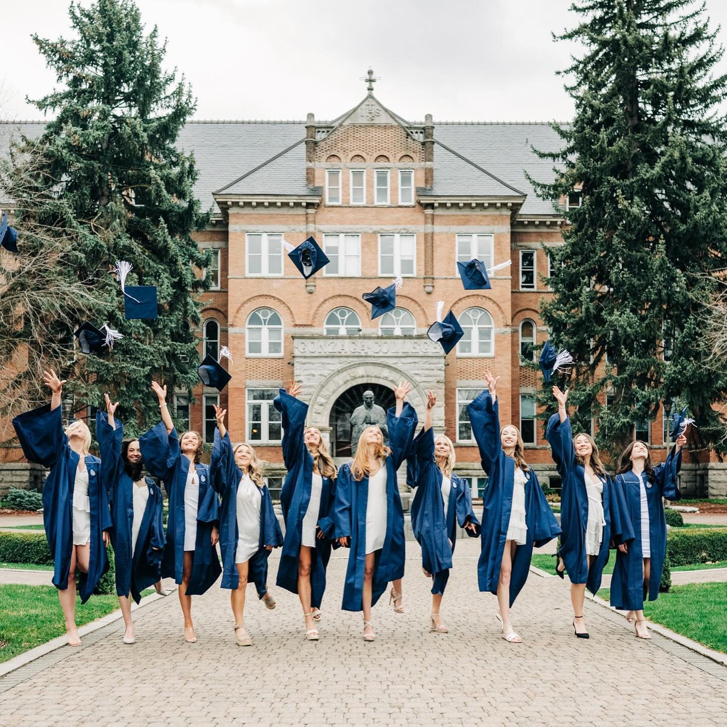 Cheers to GRAD season and the #classof2024! All TEN of these gals share a house together near @gonzagau campus and affectionately named their house, Big Blue. It has 10 bedrooms + 4 bathrooms! They are planning a huge grad party with all their famili