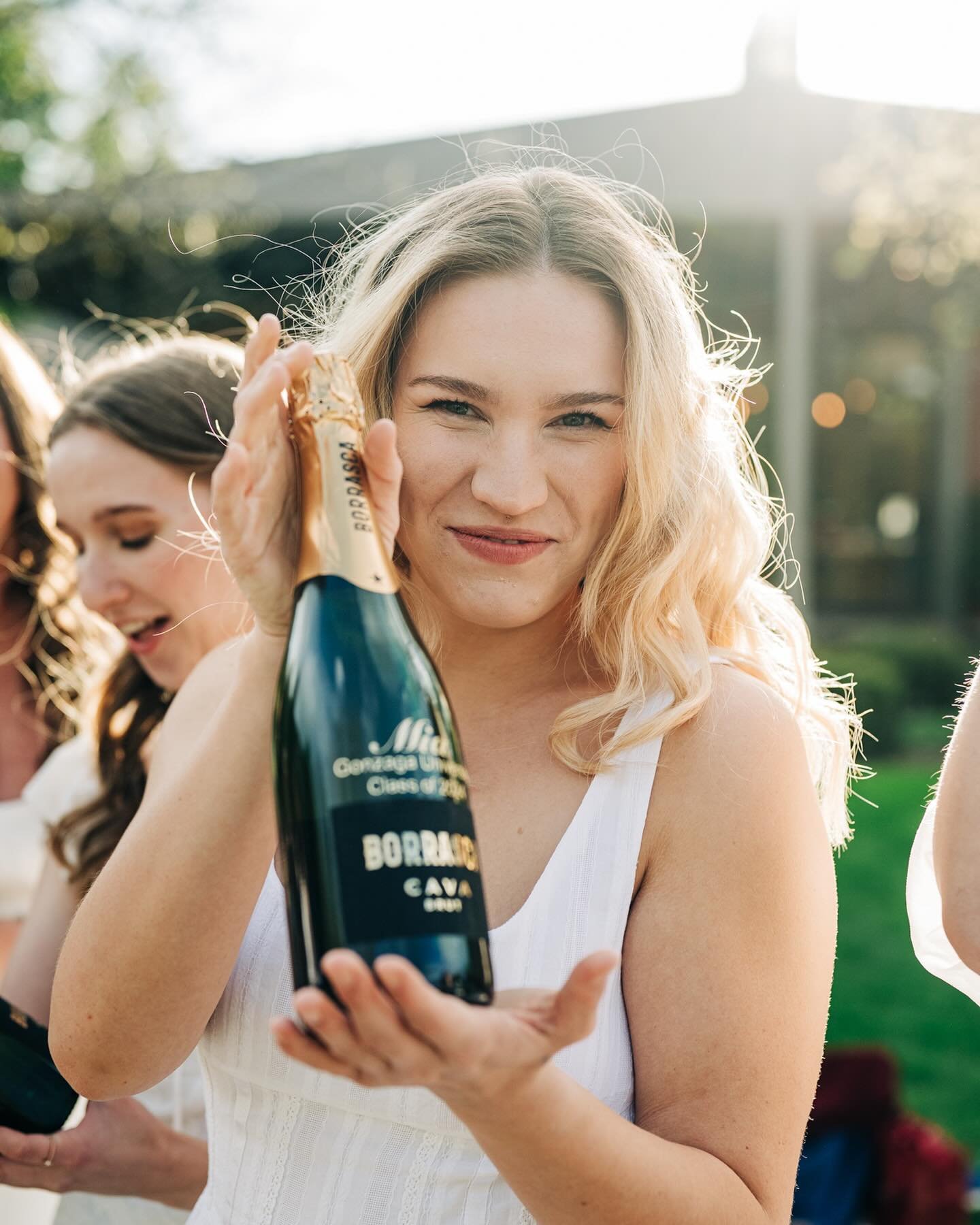 @irelandluiten&rsquo;s decision to surprise all her Gonzaga Dance besties with custom champagne bottles was a hit!! 🍾🍾🍾 Graduation weekend is here!!! Congrats!!!! 🎓🎓🎓