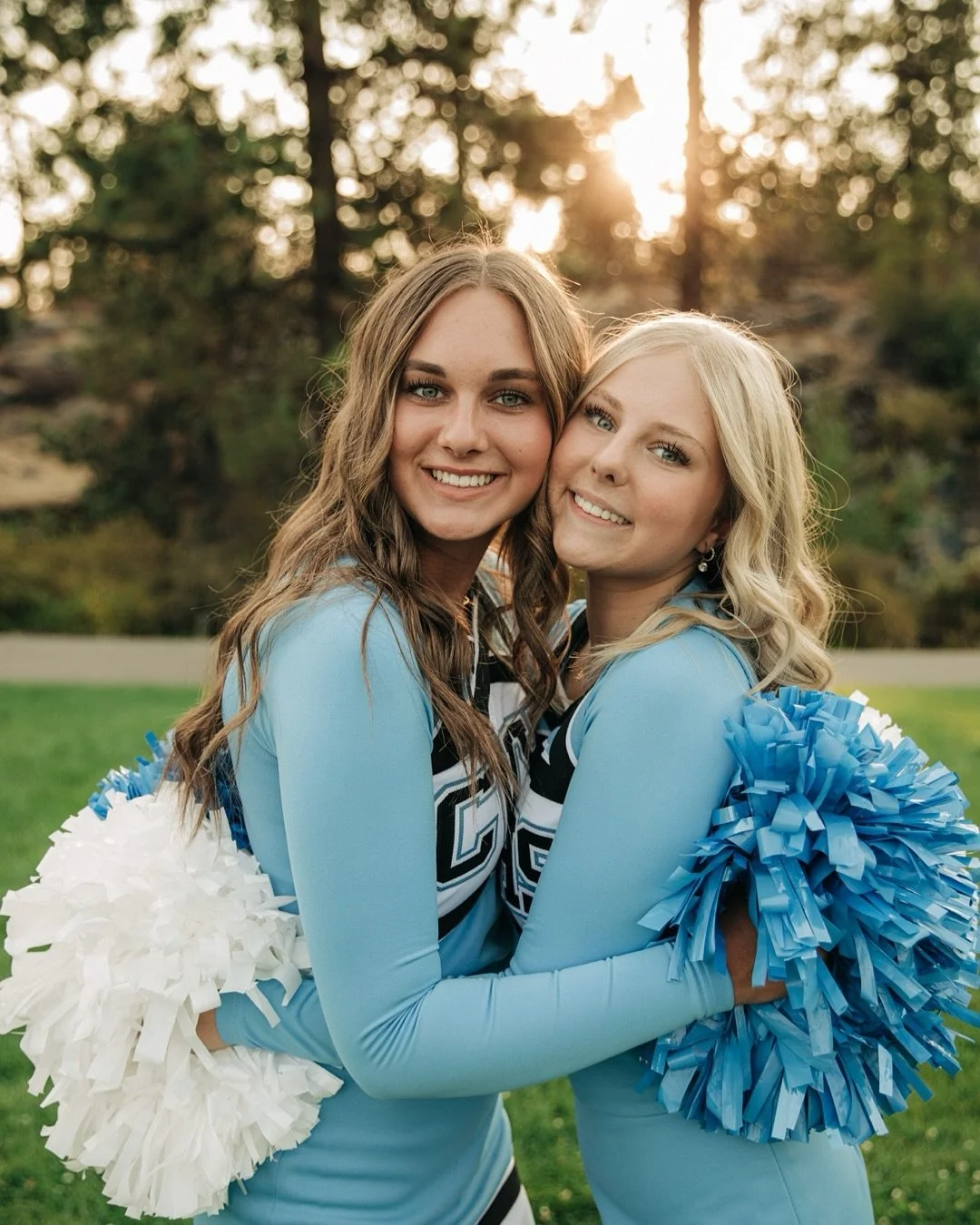 Another great team session for @cvhsbearscheer! Thankful for @jennifergentryphotography for stepping in for me this year&hellip;so many great shots! 💙🤍