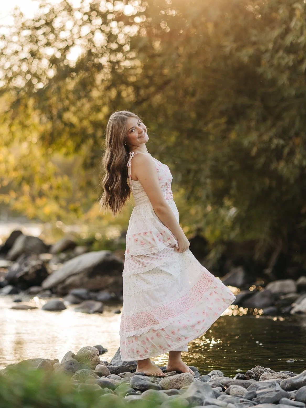 Reminder!! ➡️ Mead High School yearbook photos are due tomorrow. If you are a #kcesenior at MHS&hellip;your photos have been delivered!! ✔️✔️✔️

Katelynn&rsquo;s session was shot by my associate photographer, Rachael with @scheel.studios, and edited 