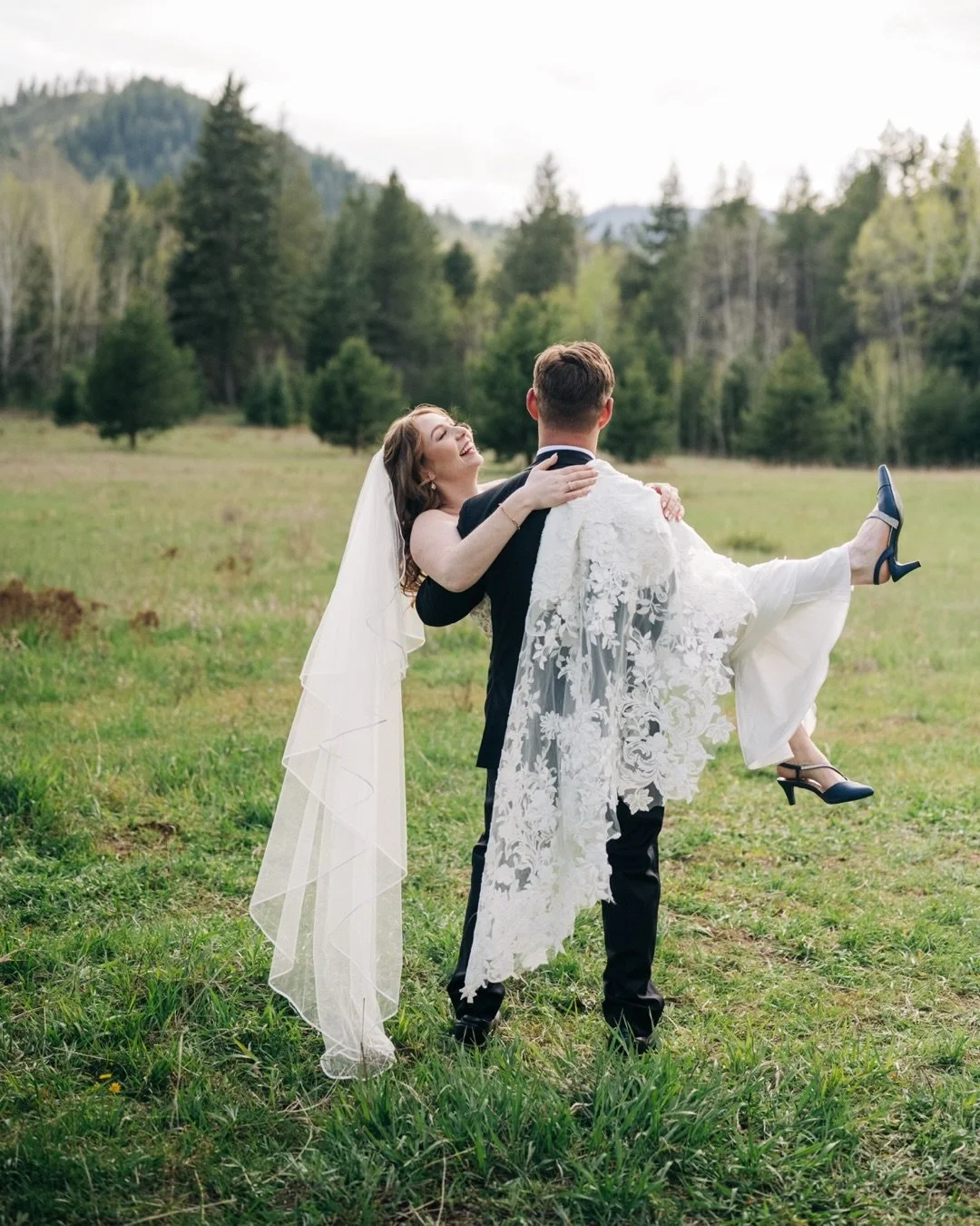 &ldquo;Capture the fun, our faith, and our love.&rdquo; 🤍
That was this bride&rsquo;s request from the very beginning &mdash; along with just a few sample pins on her Pinterest board (which became our running joke throughout the day 😄). So much tho