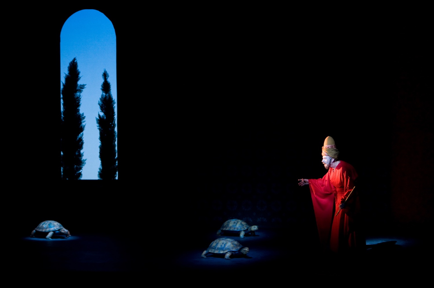  Rumi
In the Blink of the Eye
Pallas Theater, Athens, 2008
© photo by Luciano Romano
(photo courtesy of Change Performing Arts) 