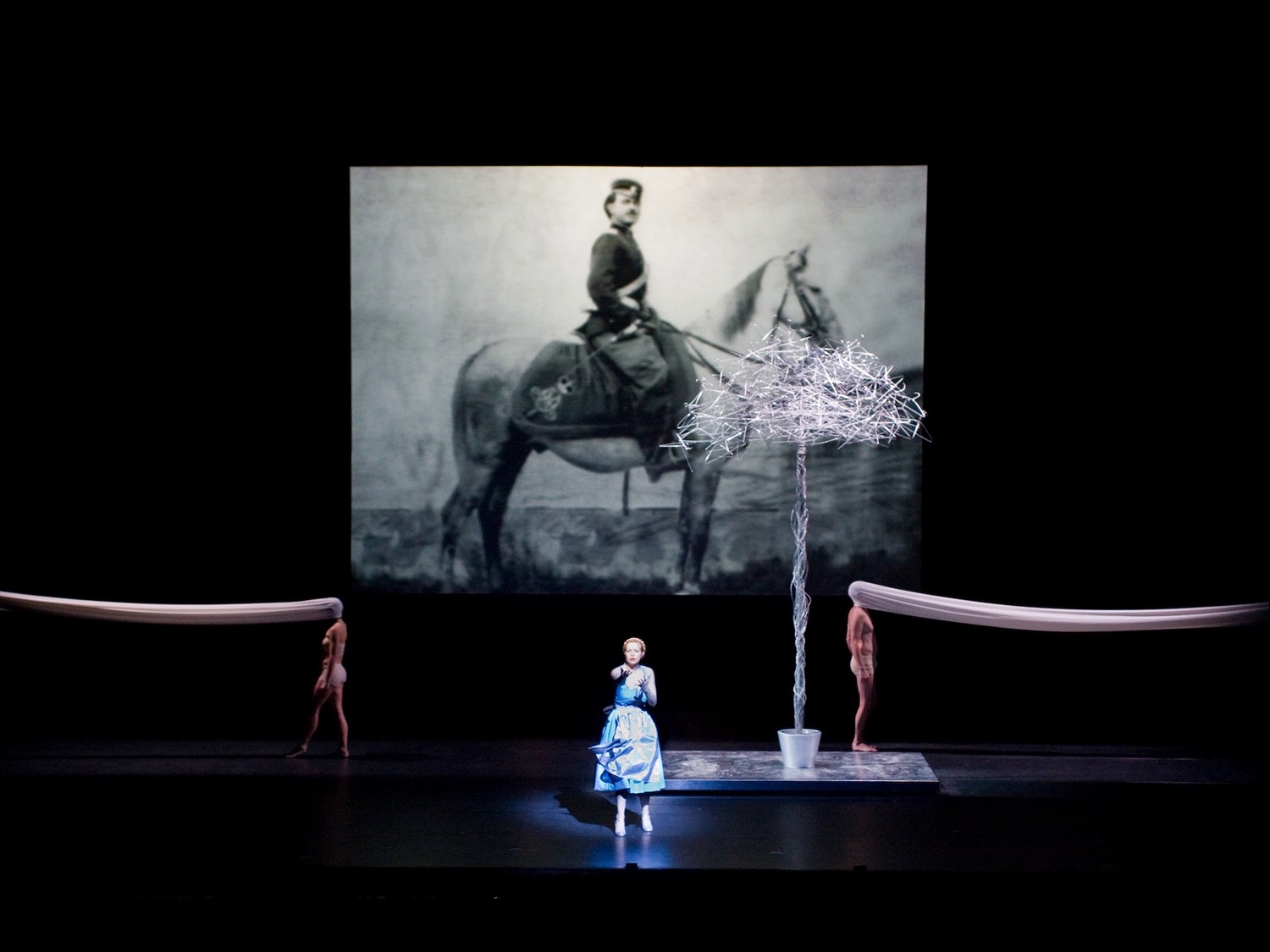  Drifitng and Tilting
the Songs of Scott Walker
Barbican Theatre, London, 2008
© photo by Sam Collins 