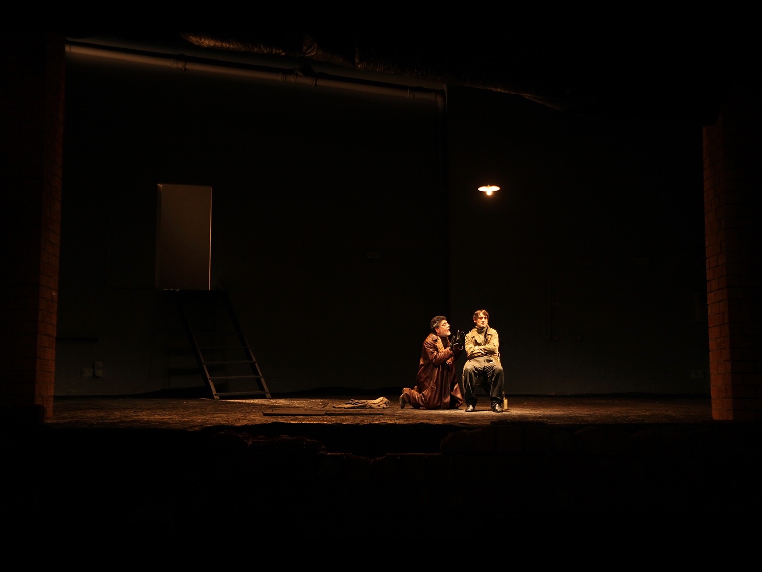  In the Company of Men
Teatro Grassi, Piccolo Teatro, Milan, 2011
© photo by AJ Weissbard 