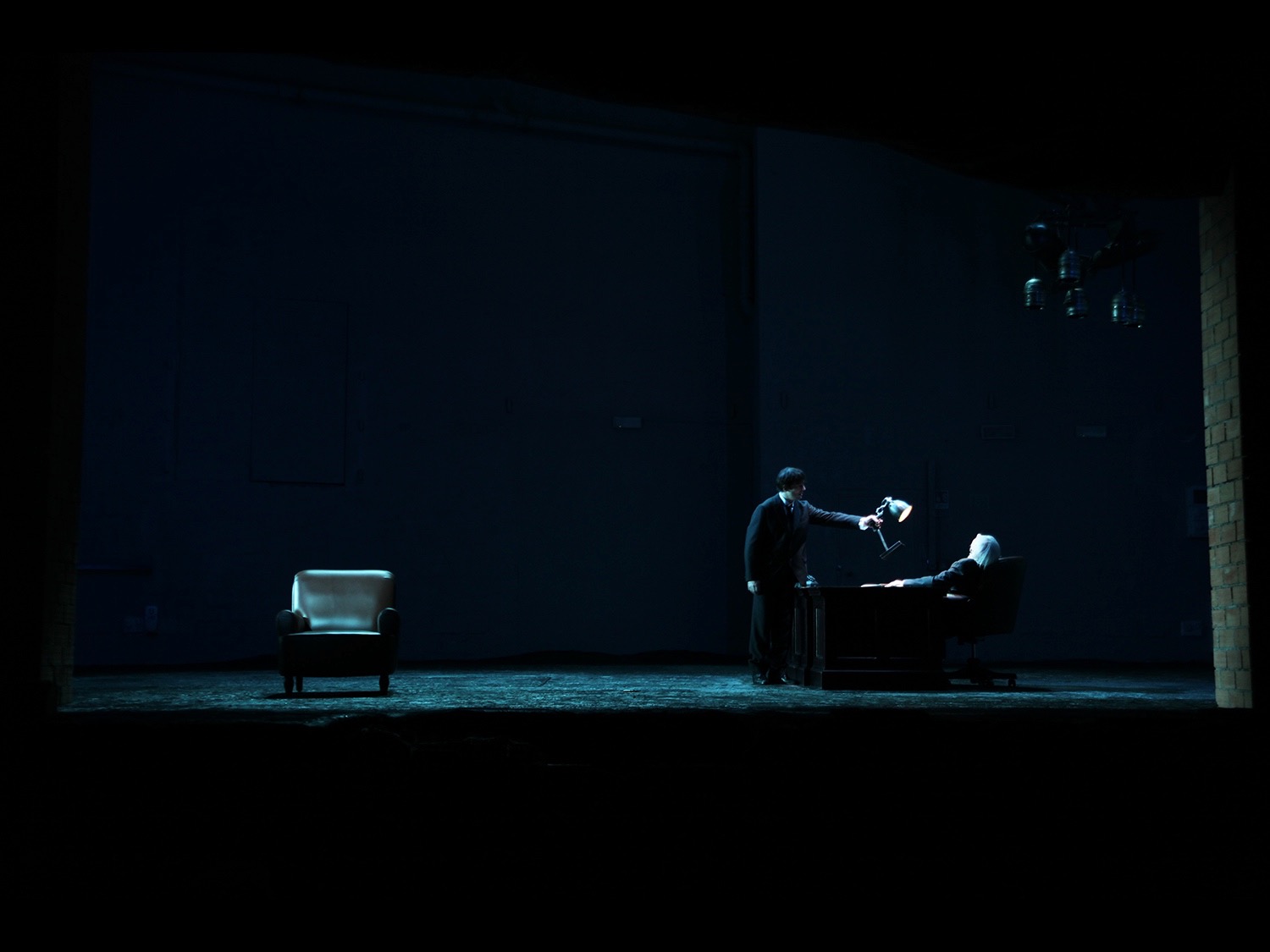  In the Company of Men
Teatro Grassi, Piccolo Teatro, Milan, 2011
© photo by AJ Weissbard 