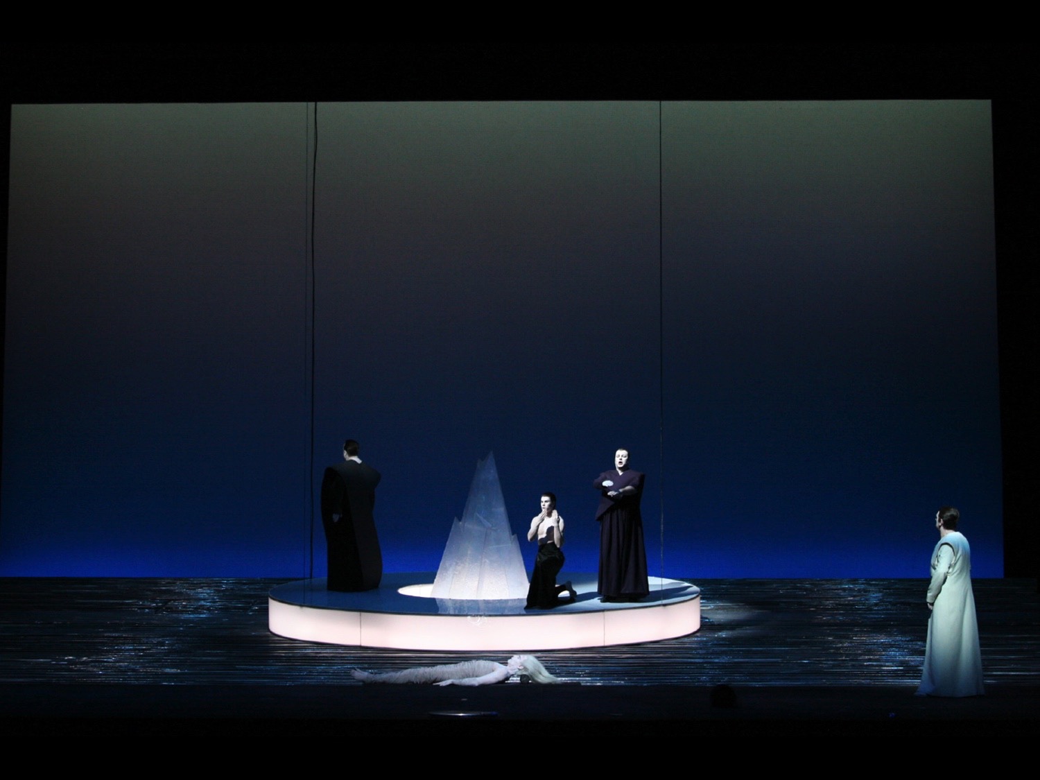  Parsifal
LA Opera
Los Angeles, 2005  
© photo by AJ Weissbard 