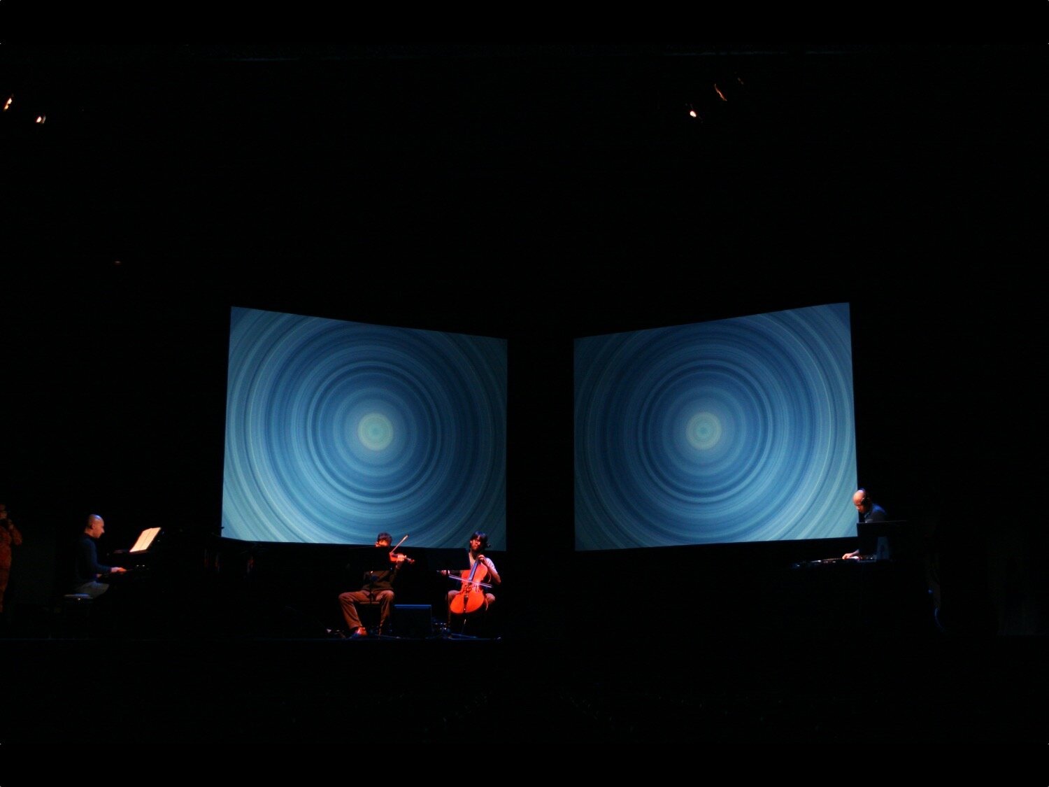 Terra Nova Sinfonia AntarcticaTeatro Manzoni
Milan, 2008  
© photo by AJ Weissbard 