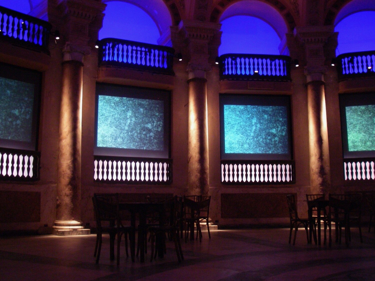  Cinema: Atlas of the Imagination
Salone Margherita, Galleria Umberto I,Naples, 2006  
© photo by Valentina Tescari 