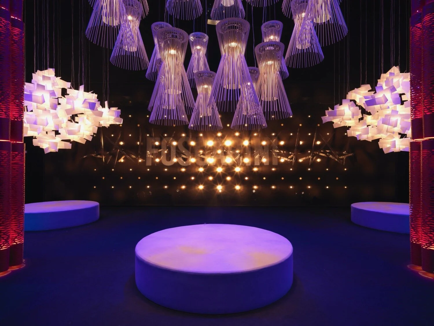  Metamorphosis
for Foscarini
FuoriSalone, 2011  
© photo by Luciano Romano 