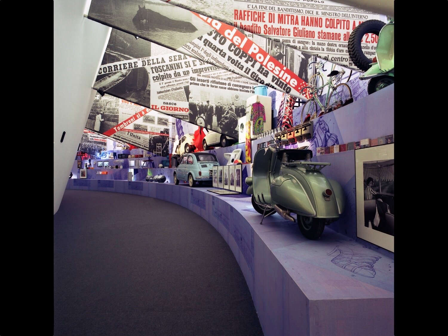  Made in Italy
Triennale di Milano
Milan, 2001
photo courtesy of Change Performing Arts 