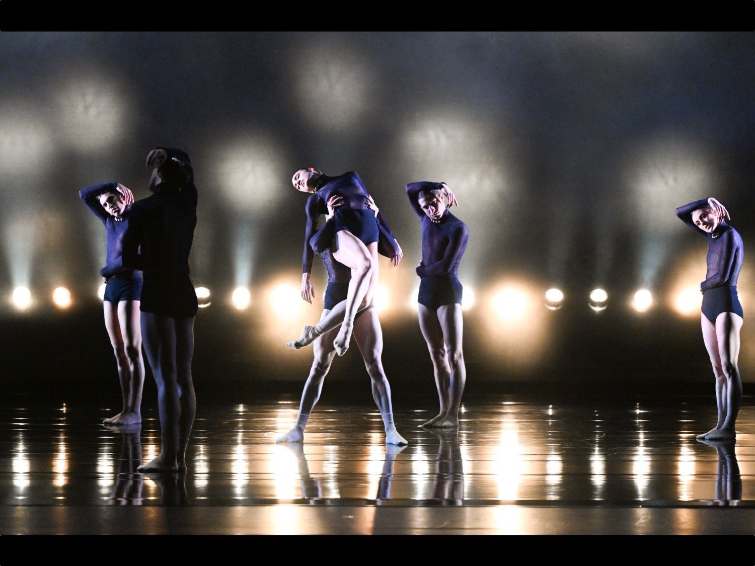  Self-deceit (Creations VII-IX)
Schauspielhaus, Staatstheater, Stuttgart Ballet
Stuttgart 2022
© Stuttgarter Ballett, photo by Bernhard Weis 