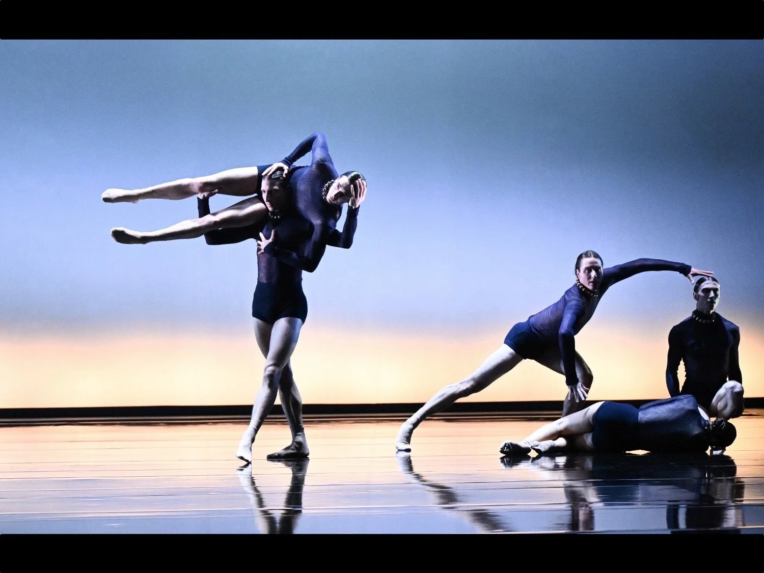  Self-deceit (Creations VII-IX)
Schauspielhaus, Staatstheater, Stuttgart Ballet
Stuttgart 2022
© Stuttgarter Ballett, photo by Bernhard Weis 