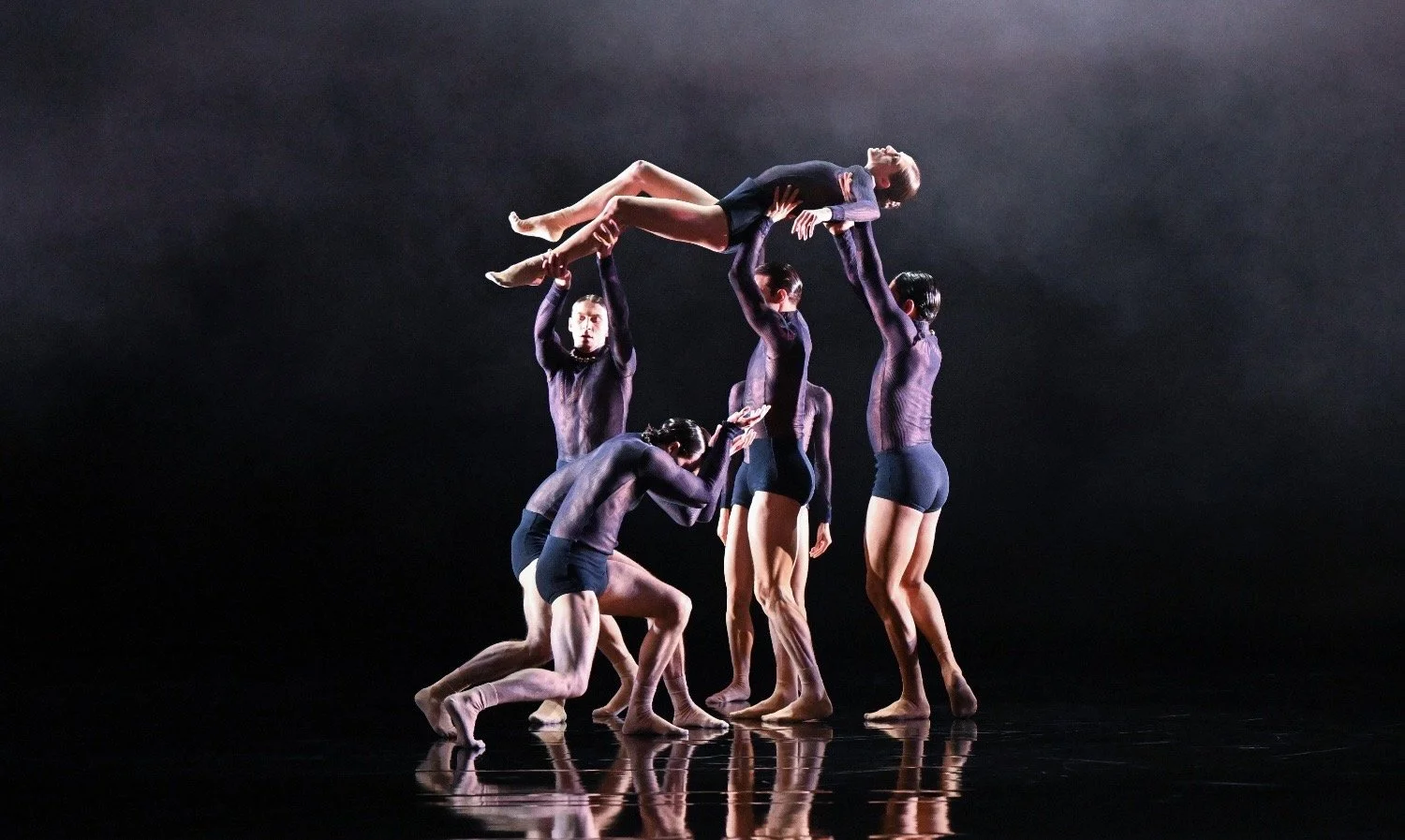  Self-deceit (Creations VII-IX)
Schauspielhaus, Staatstheater, Stuttgart Ballet
Stuttgart 2022
© Stuttgarter Ballett, photo by Bernhard Weis 