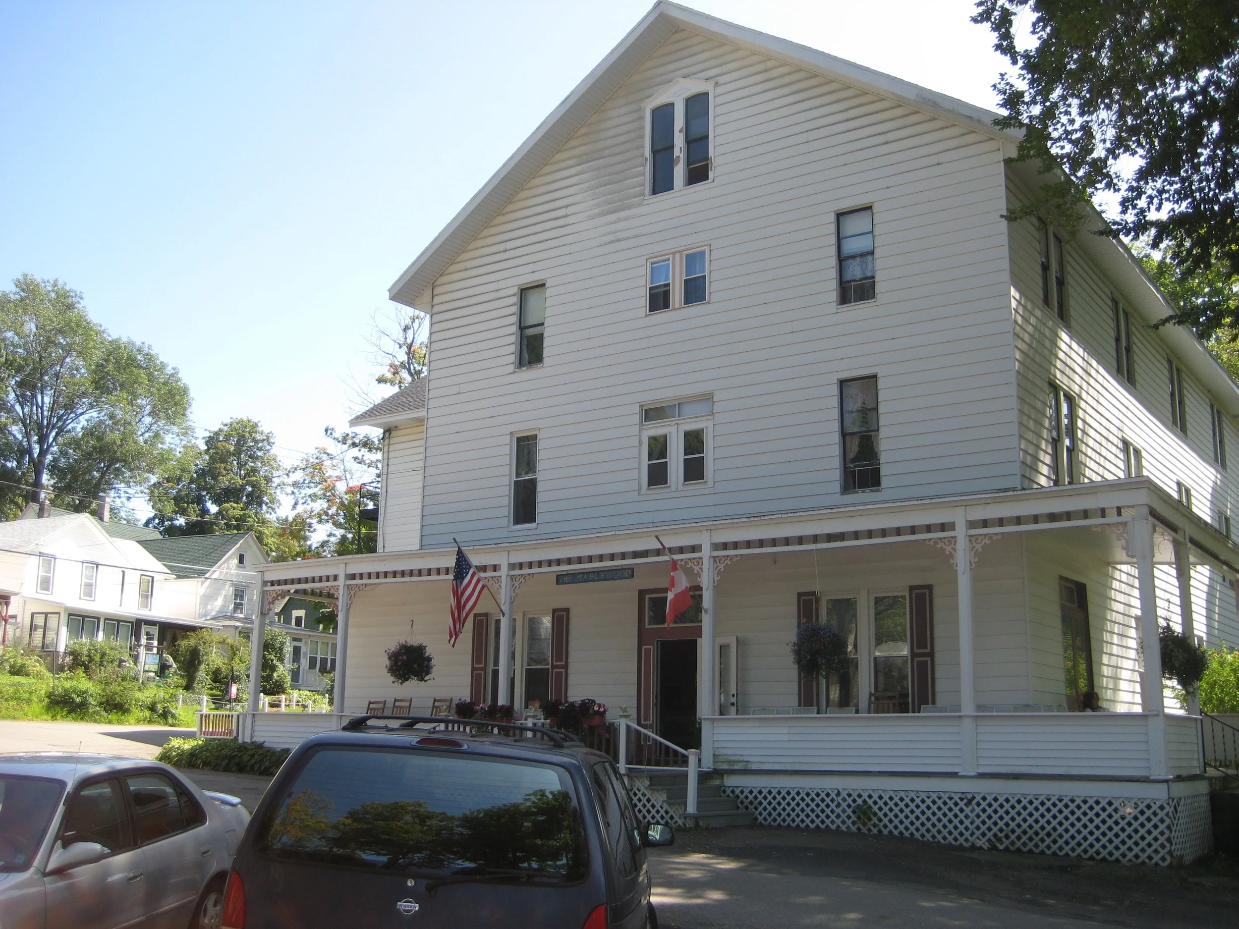 maplewood hotel where I stayed.jpg