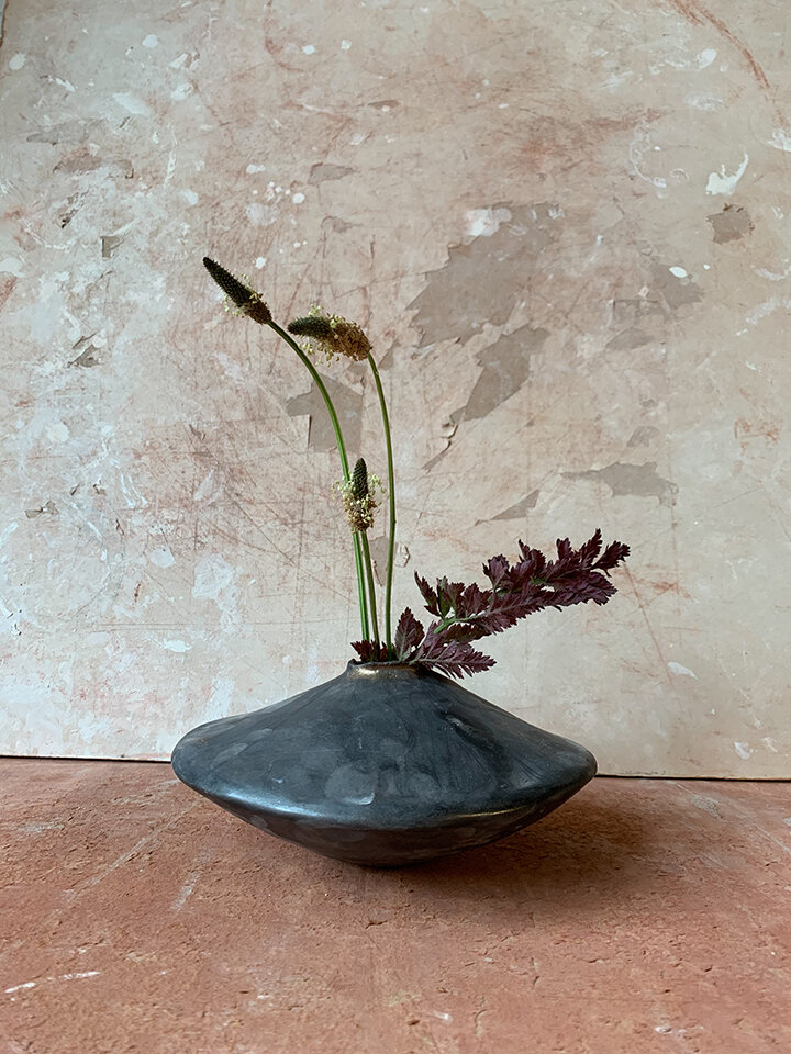 Ikebana vasesmy latest exploration and so pretty for spring flowers! :  r/Pottery