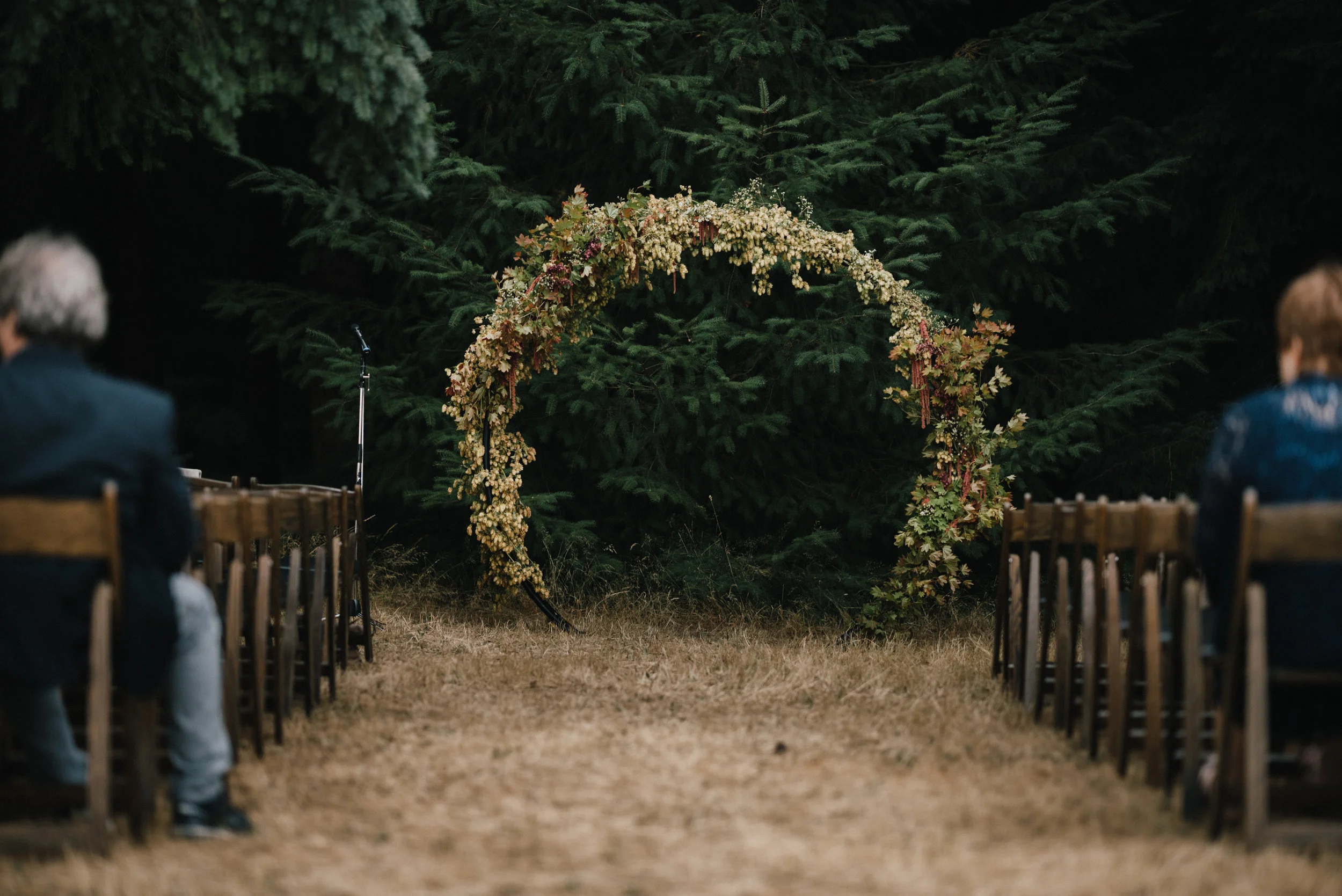 Circular wedding arch Kailla Platt KN-181.jpg