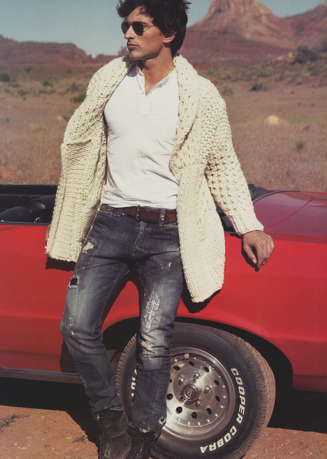 Neutral-Cardigan-Vogue-Hommes-Int.-Paris-Inez-Van-Lamsweerde.jpg