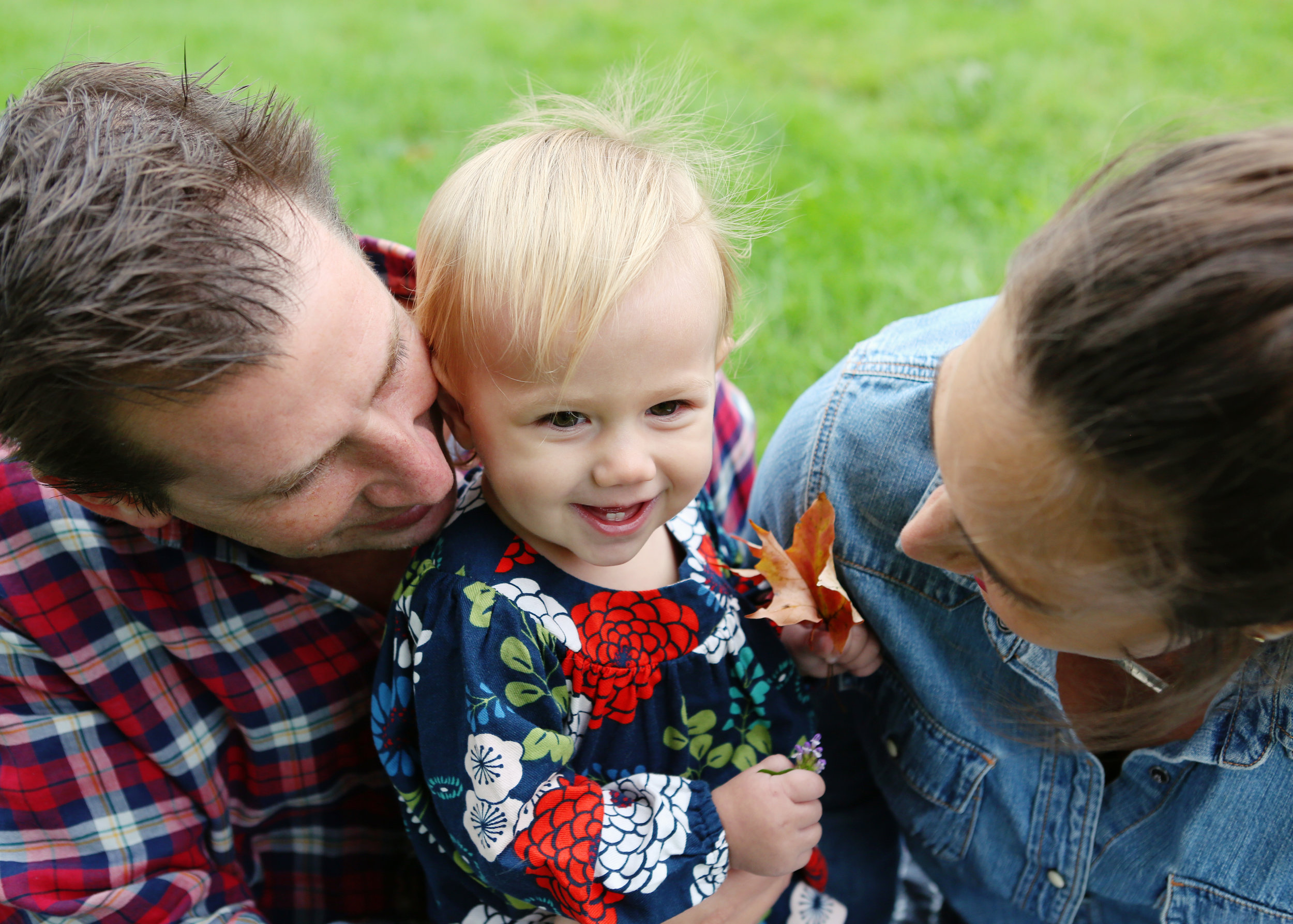 NJ and NYC based lifestyle photographer | Jennifer Lavelle Photography |  children and families, newborn, lifestyle, interiors, food and travel.  Cuddles with mom and dad.