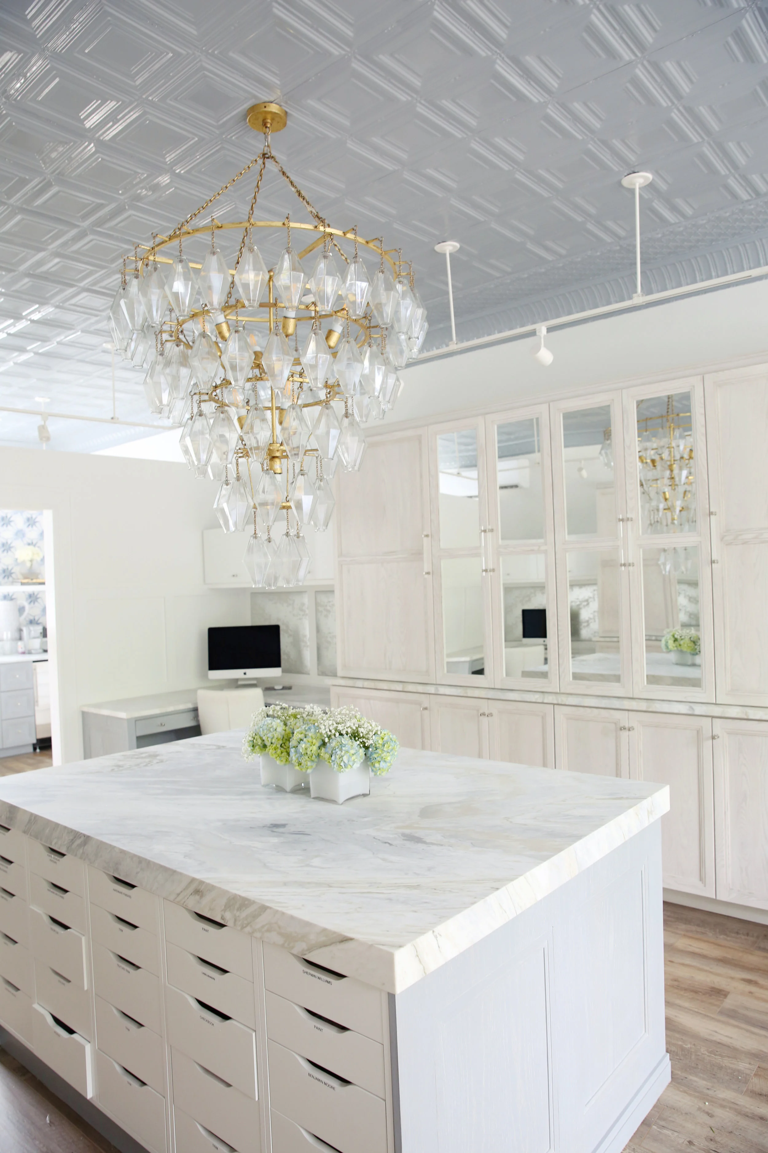 NYC and NJ based lifestyle interior design photographer Jennifer Lavelle Photography - interiors, exteriors, construction lifestyle photographer. Karen Wolf Interiors photographer in Short Hills, NJ