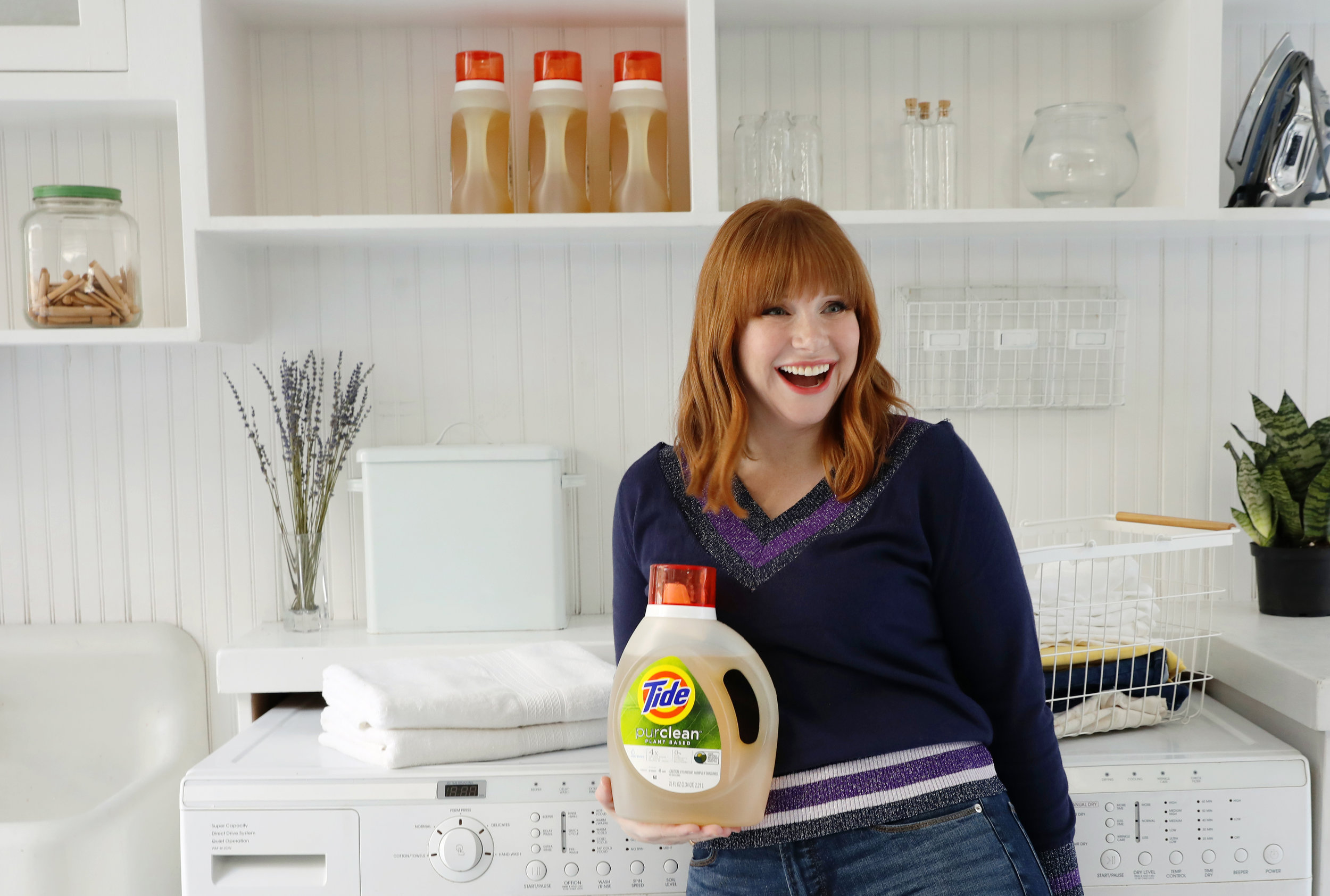 NYC commercial lifestyle photographer JENNIFER LAVELLE PHOTOGRAPHY - Procter &amp; Gamble, Tide Purclean, P&amp;G, Bryce Dallas Howard, New York City lifestyle photographer, Procter &amp; Gamble