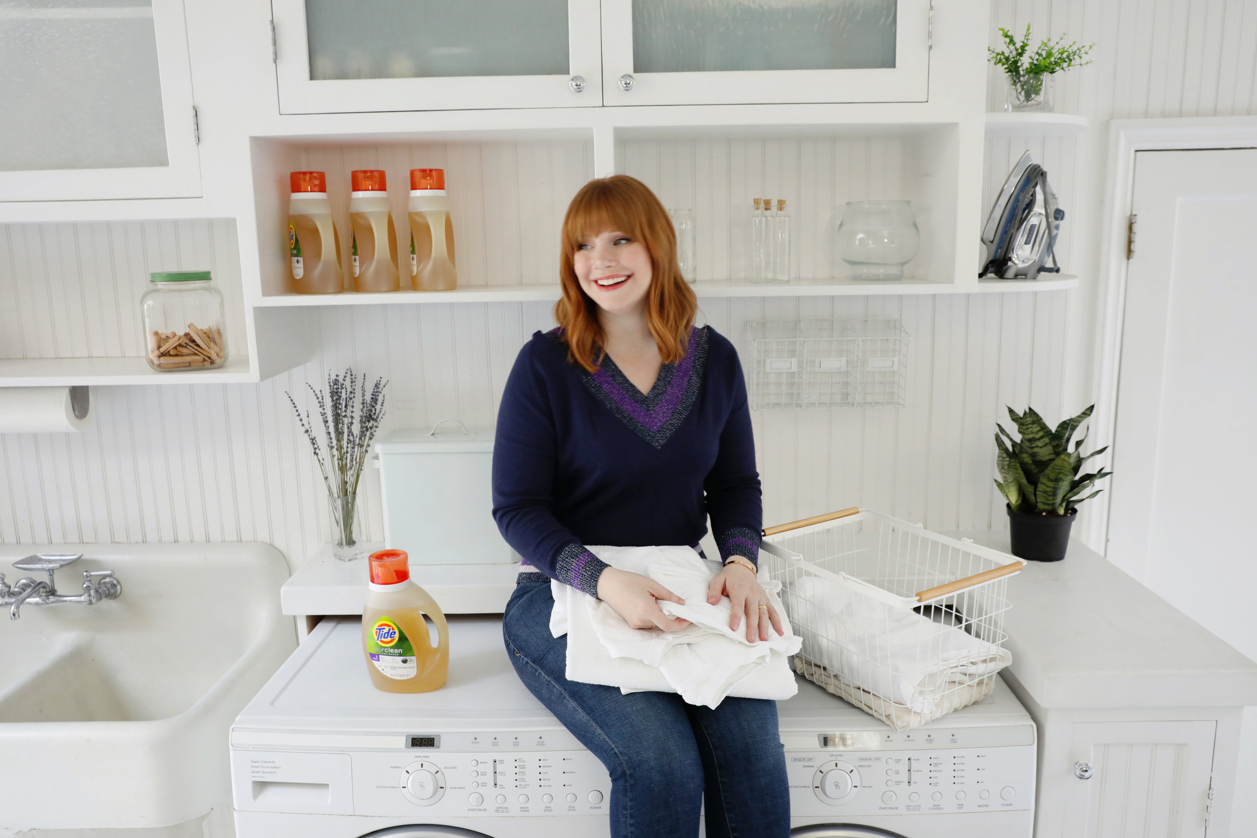 NYC commercial lifestyle photographer JENNIFER LAVELLE PHOTOGRAPHY - Procter &amp; Gamble, Tide Purclean, P&amp;G, Bryce Dallas Howard, New York City lifestyle photographer, Procter &amp; Gamble