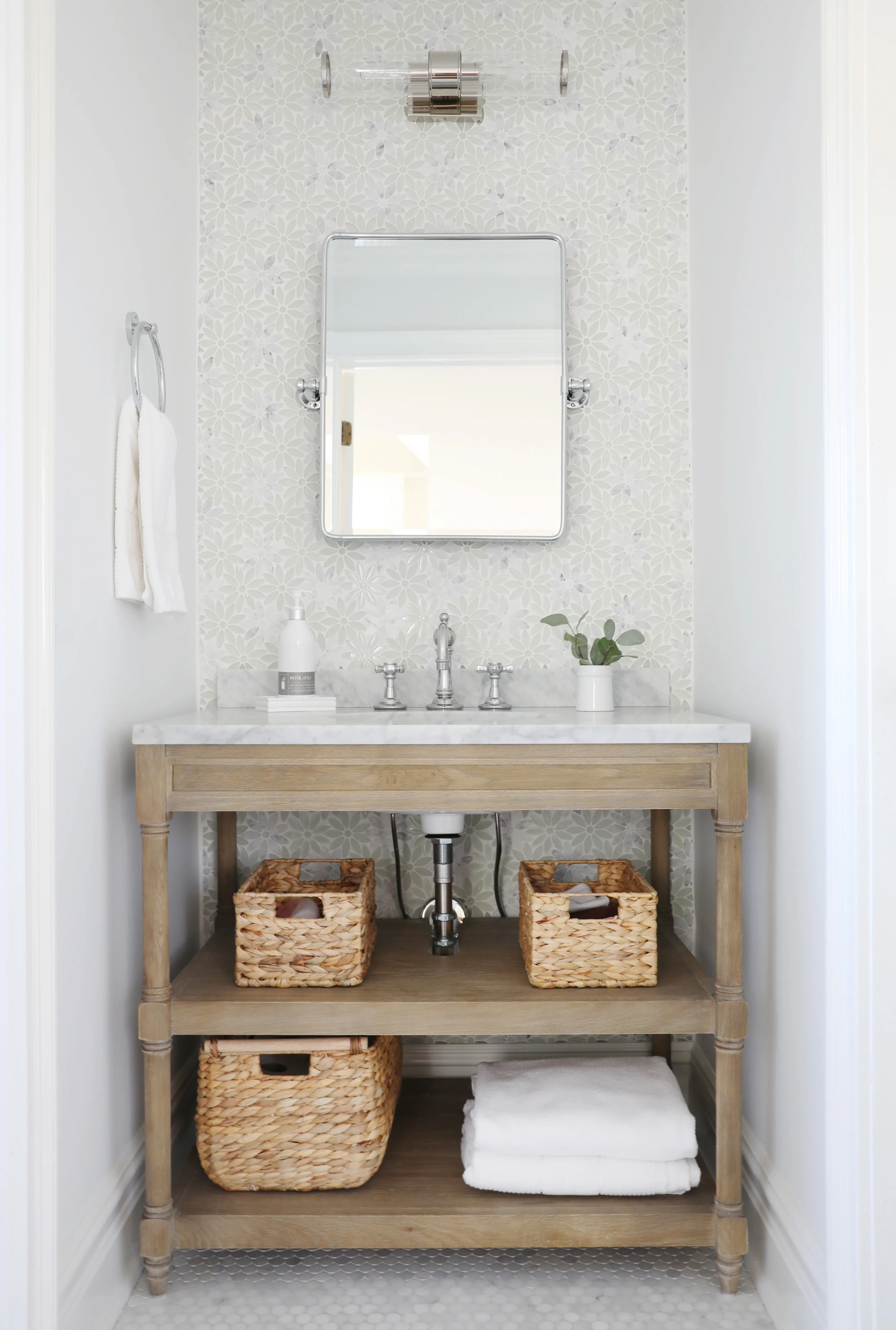  Charleston, SC, Daniel Island, Mount Pleasant, Sullivans Island, Isle of Palms based interiors and lifestyle photographer JENNIFER LAVELLE PHOTOGRAPHY - interior design photographer, exteriors, commercial, brand and business photographer   