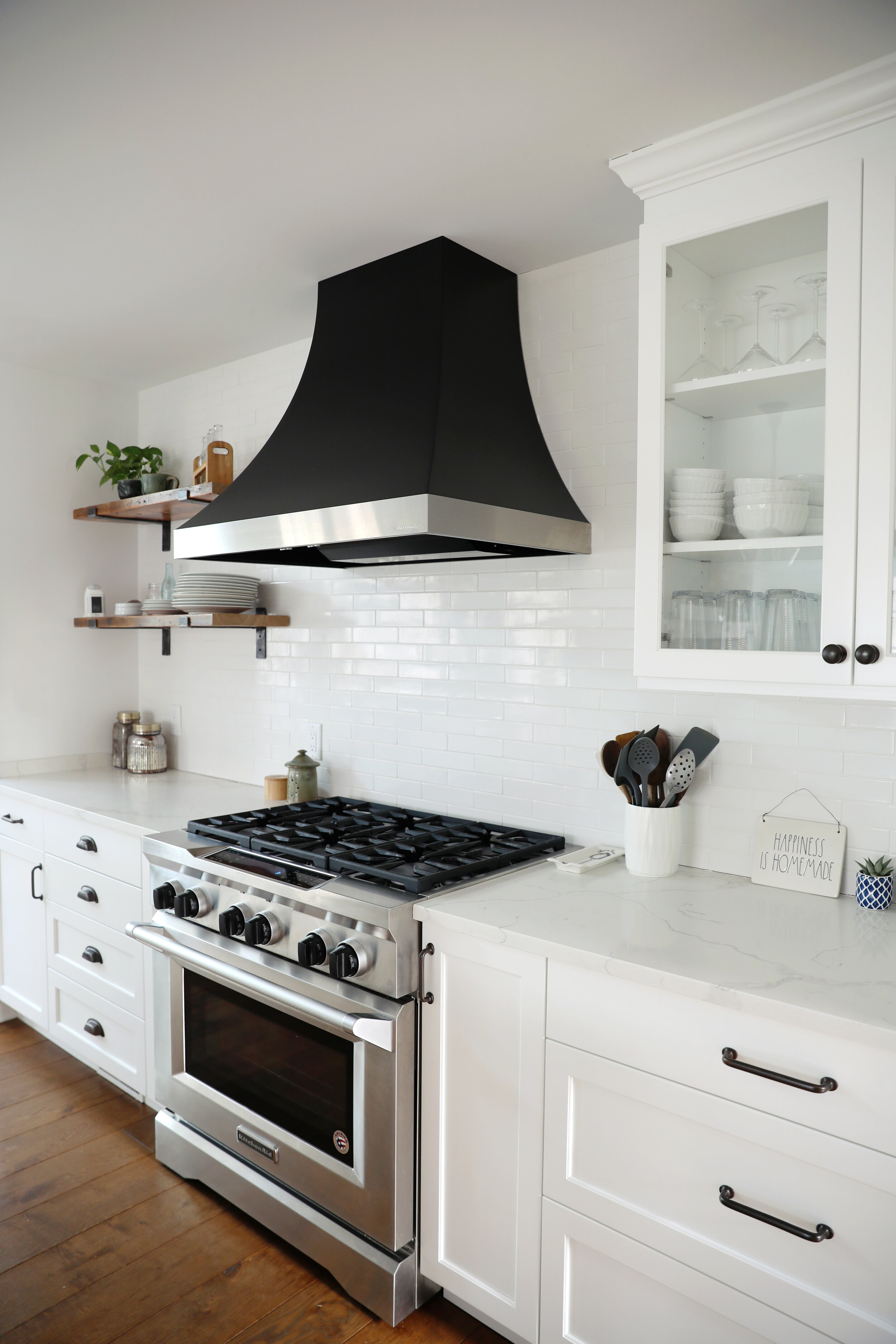  Charleston, SC, Daniel Island, Mount Pleasant, Sullivans Island, Isle of Palms based interiors and lifestyle photographer JENNIFER LAVELLE PHOTOGRAPHY - interior design photographer, exteriors, commercial, brand and business photographer   