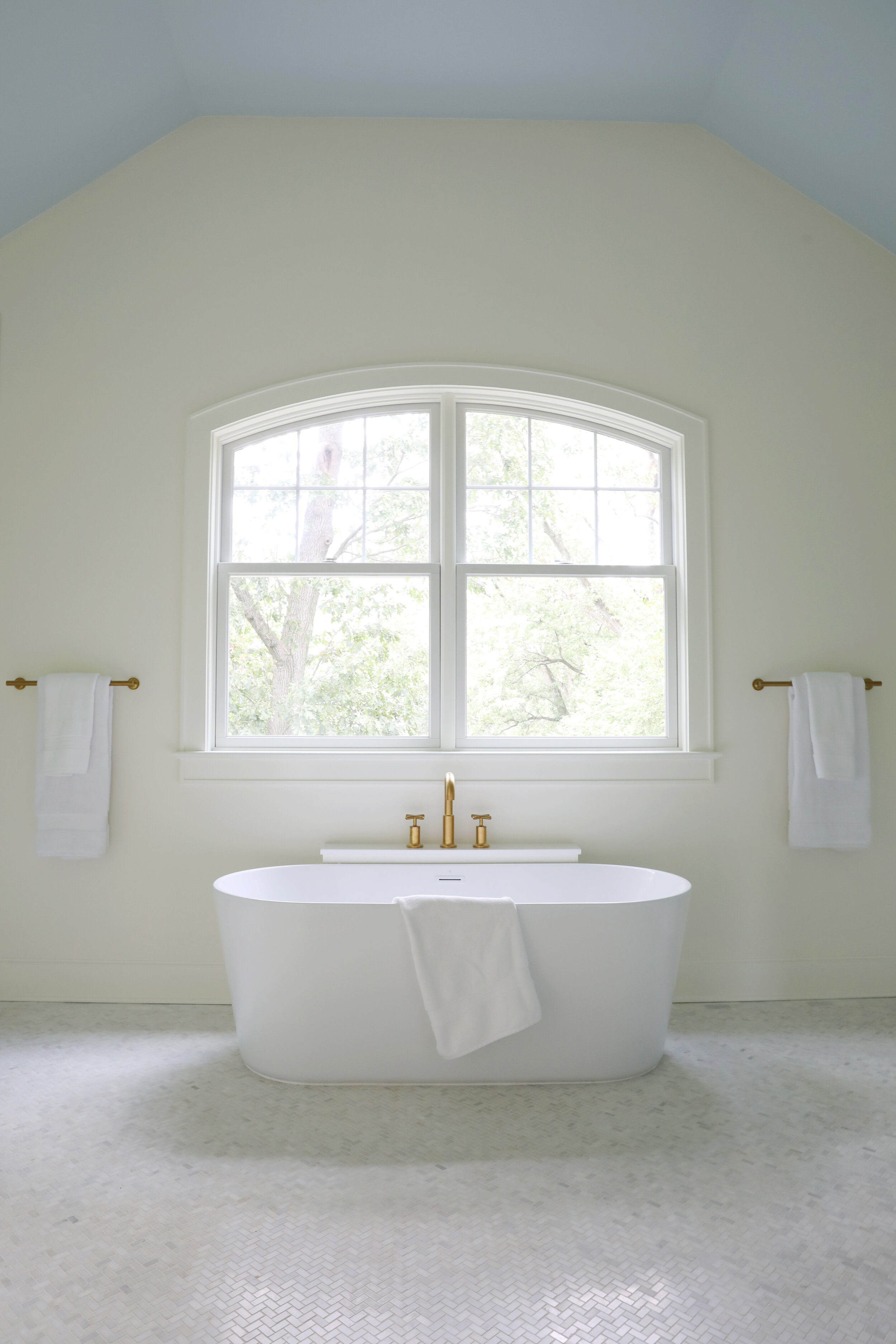  Charleston, SC, Daniel Island, Mount Pleasant, Sullivans Island, Isle of Palms based interiors and lifestyle photographer JENNIFER LAVELLE PHOTOGRAPHY - interior design photographer, exteriors, commercial, brand and business photographer   
